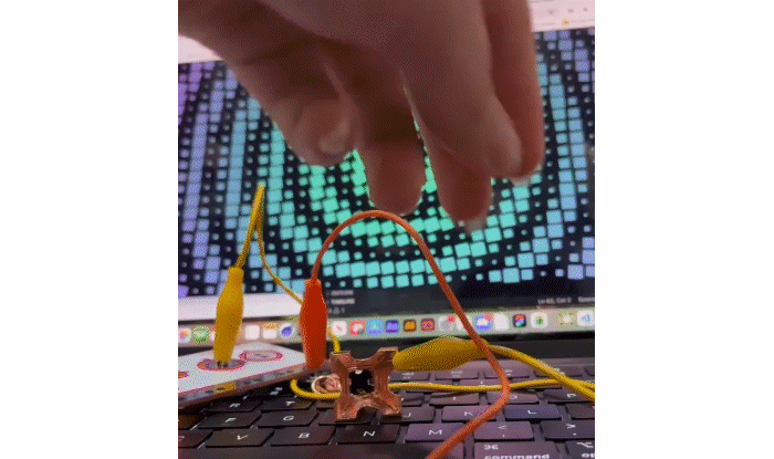 This is the formstorming my Peers and I worked on, exploring different ways we can use conductive and non conductive objects with the Makey Makey.